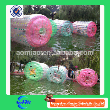 Diverso color nuevo estilo Juegos inteligente parque inflable agua rodillo bola